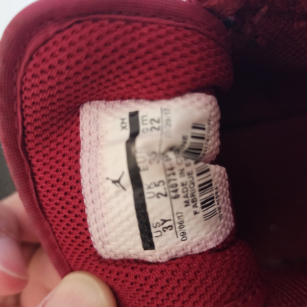 Nike Kids Red and Black Sneakers - Picture 10 of 10